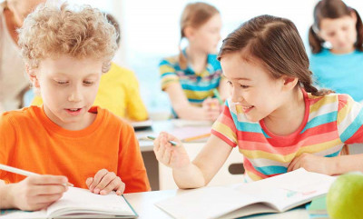 Bé học tiếng Anh giao tiếp – Những điều bố mẹ không thể không biết