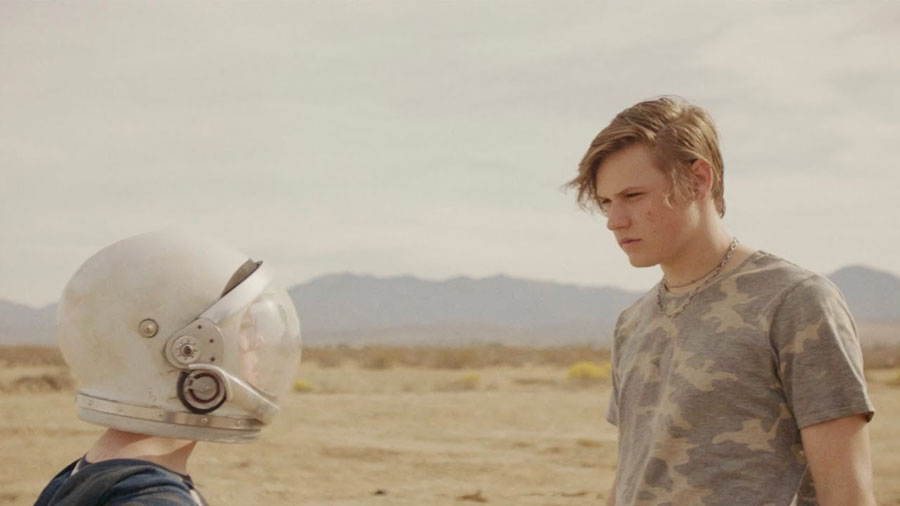 Lời dịch Boy in the Bubble – Alec Benjamin
