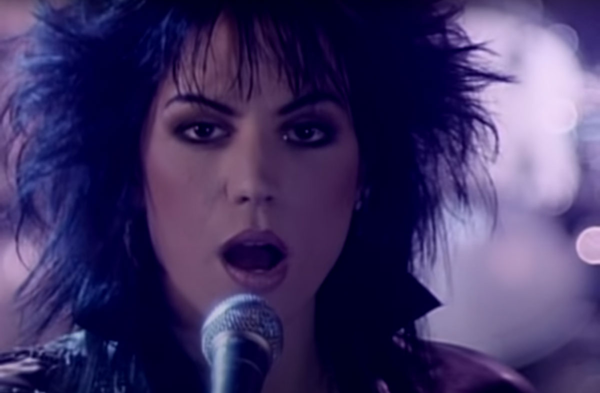 Lời dịch I Hate Myself for Loving You – Joan Jett & The Blackhearts
