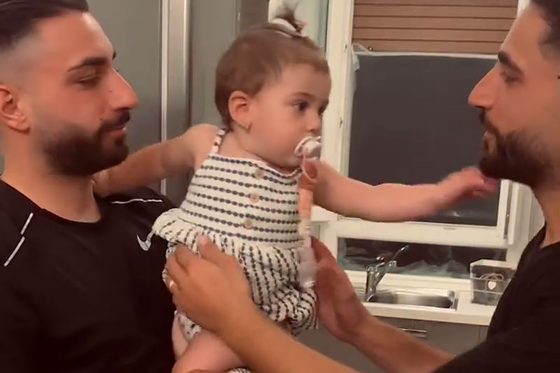 Dad and His Twin Confuse Toddler