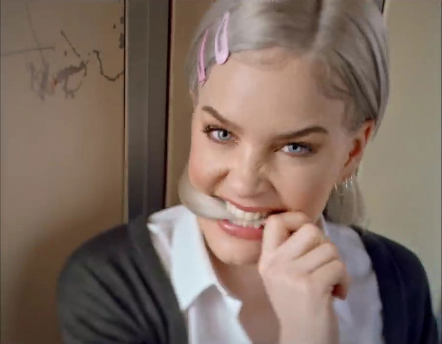 Lời dịch 2002 – Anne-Marie - ảnh 2