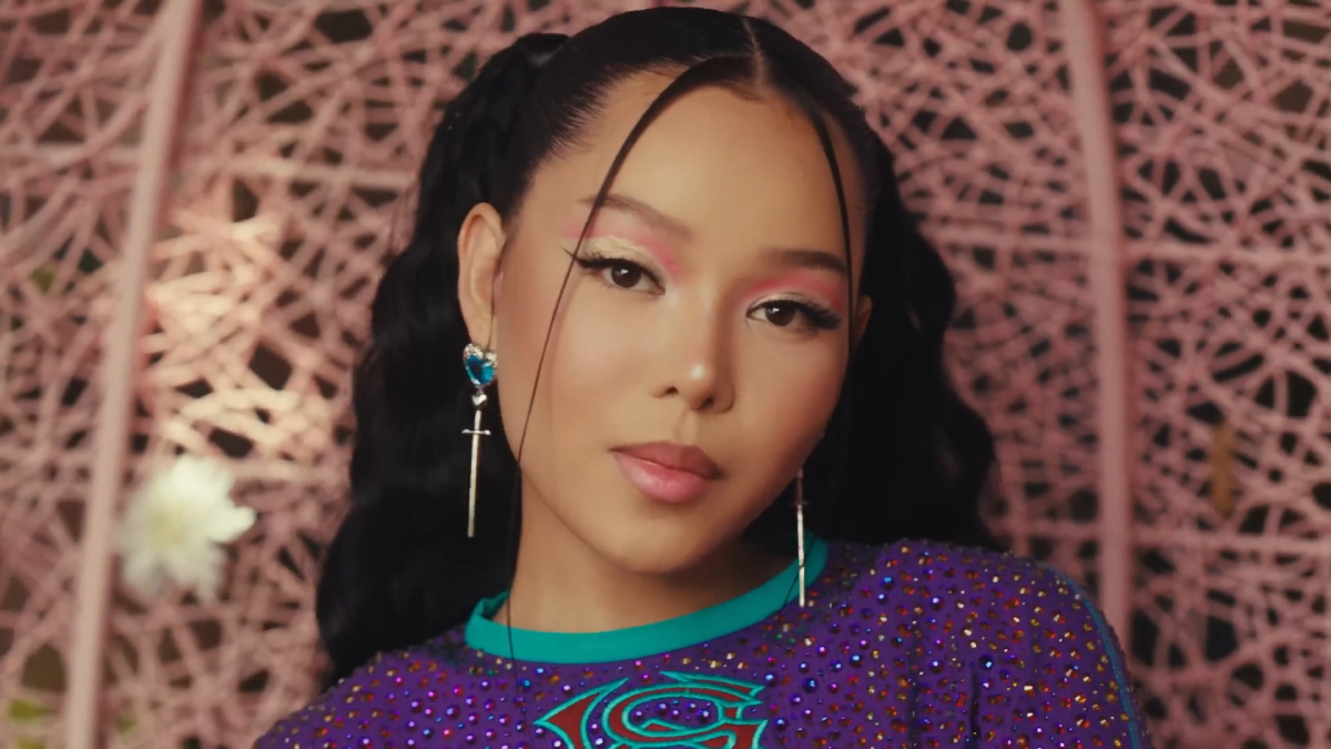 Lời dịch Crush - Bella Poarch & Lauv - ảnh 1