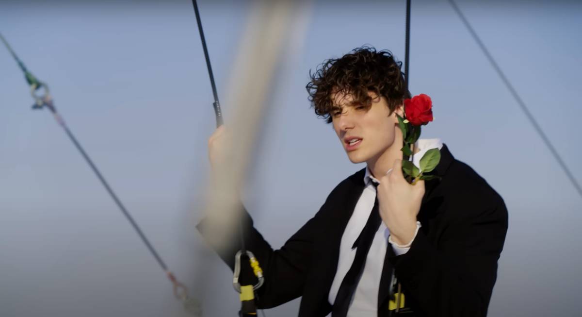 Lời dịch This Is What Heartbreak Feels Like - JVKE - ảnh 1