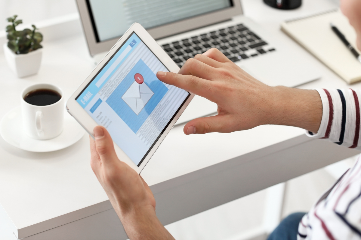 Cách kết thúc email Tiếng Anh