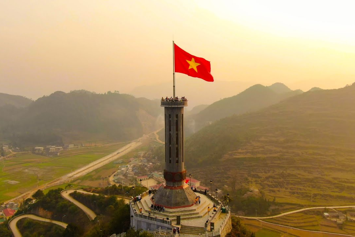 Ngọn cờ Tổ quốc
