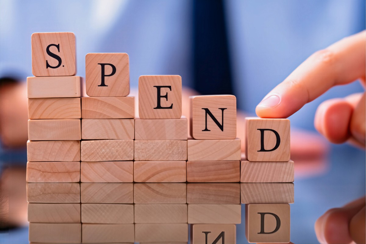 Cấu trúc Spend: Cách dùng và ví dụ