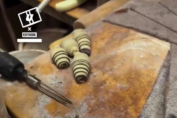 Cuộn Bánh Với Tốc Độ Ánh Sáng