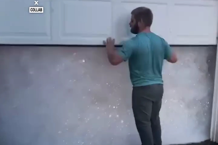 Gara Chứa Đầy Bọt Xà Phòng