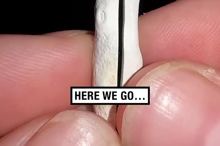 Bên Trong Khối Tinh Thể Này Đang Ẩn Giấu Gì?