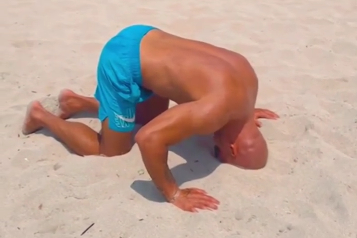 Mẹo "Xì Tai" Đi Biển Ảo Ma Cho Mấy Anh Đầu Trọc