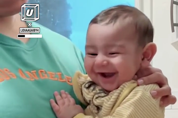 Bé Nhà Tôi Thấy Việc Nhà Vui Không Chịu Được