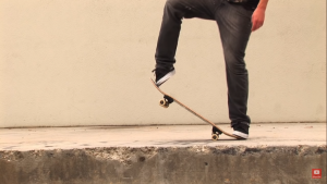 Làm sao để thực hiện cú kickflip một cách đơn giản nhất?