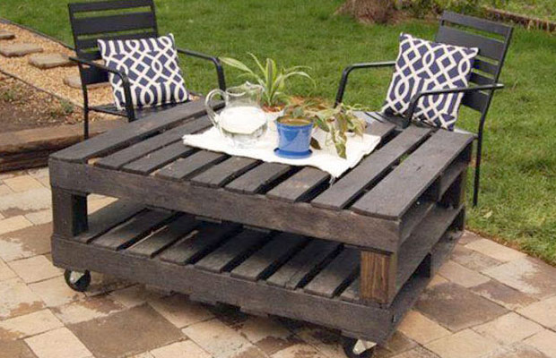 Bàn pallet gỗ ngoài trời