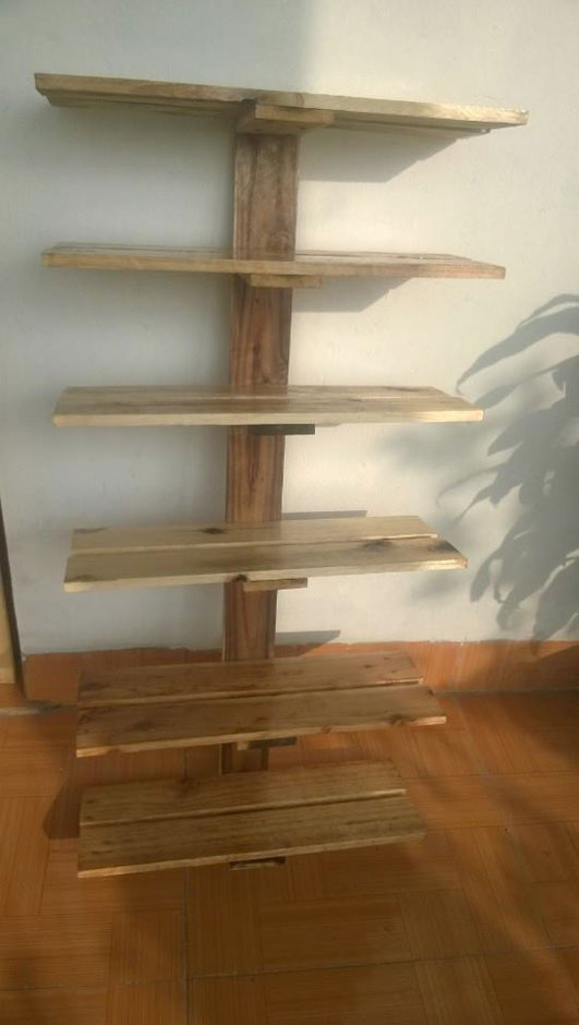Kệ pallet gỗ kê chậu cây cảnh