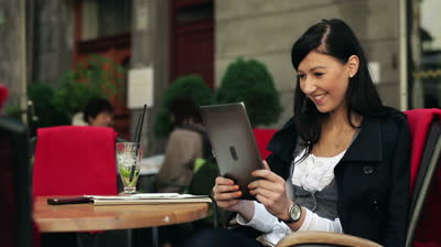 Học tiếng Anh cùng Toomva mất bao lâu thì giao tiếp được ?